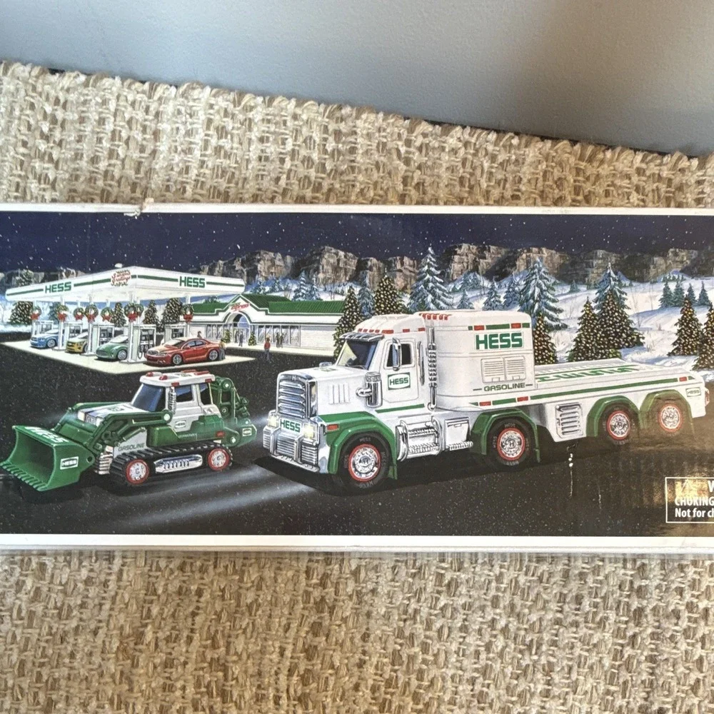 Hess 2013 Toy Truck & Tractor Set Gas & Oil Green White Red Original